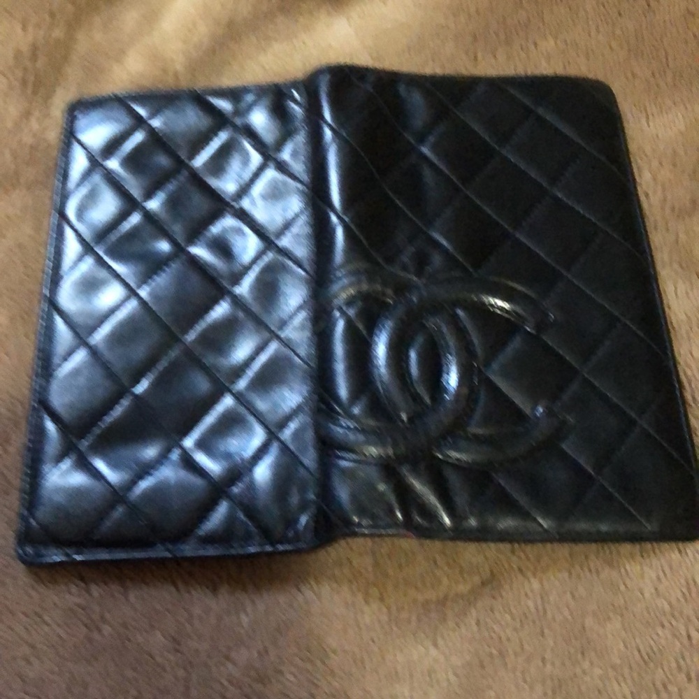 Chanel Black Quilted Wallet - Discolouration , major dirt areas inside AS IS - Picture 14 of 16